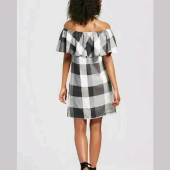 NWT Who What Wear Black Buffalo Check Off the Shoulder Dress NEW - Picture 2 of 7